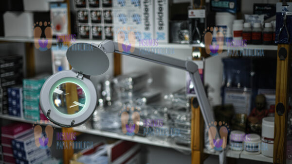 Lupa extensible con  Luz Led